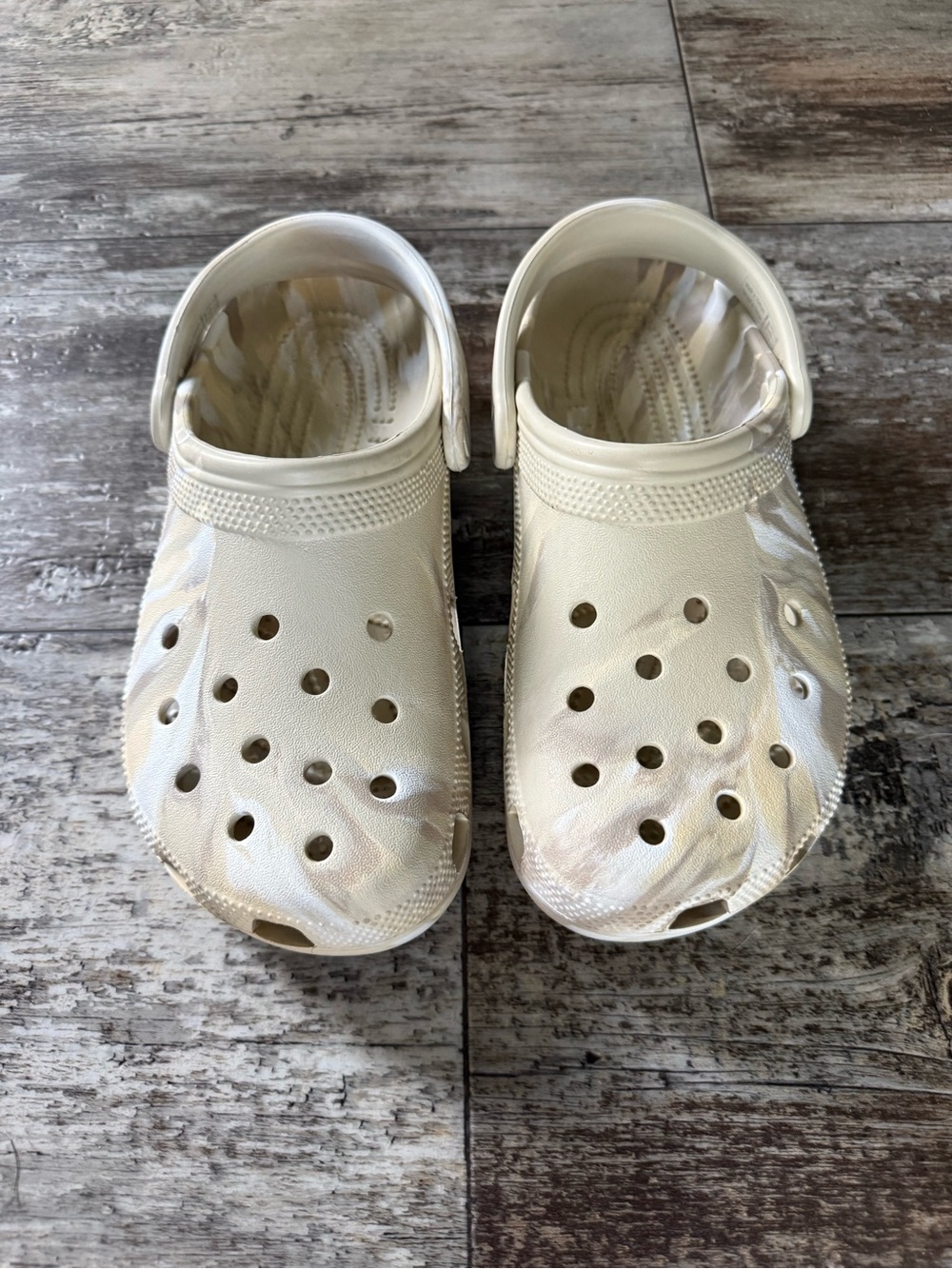 Crocs classic tan marbled unisex sandals (M6/W8) - Picture 6 of 6